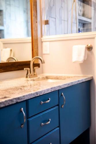 Badeværelse, Hawaiian Surfer Haven - Family Stay Near Slopes in Lindon