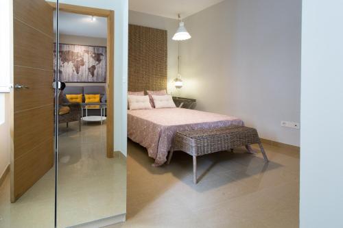 Three-Bedroom Duplex Apartment with Terrace - 10 image 7