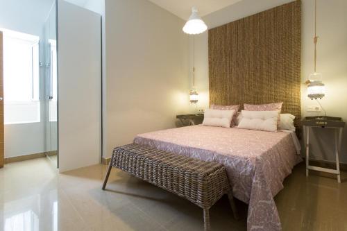 Three-Bedroom Duplex Apartment with Terrace - 10 image 2