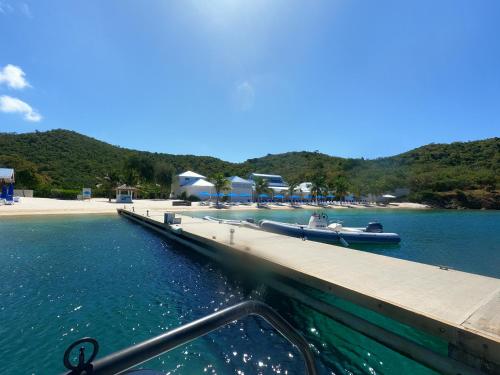 Beautiful Honeymoon Suite at Sunset Serenade in 克魯斯灣