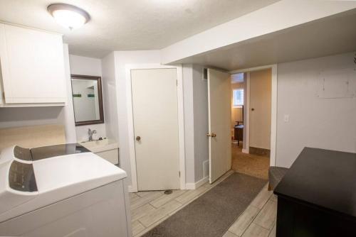 Private Apartment Near Canyons | King Bed + Full Kitchen + BBQ - image 14