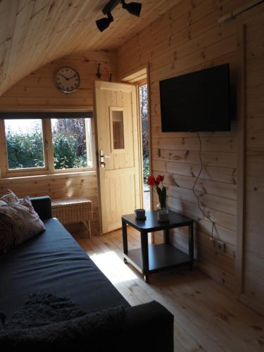 1 king bed, 1 bunk bed
