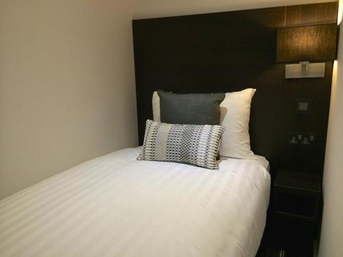 Bed, The W14 Hotel in West Kensington