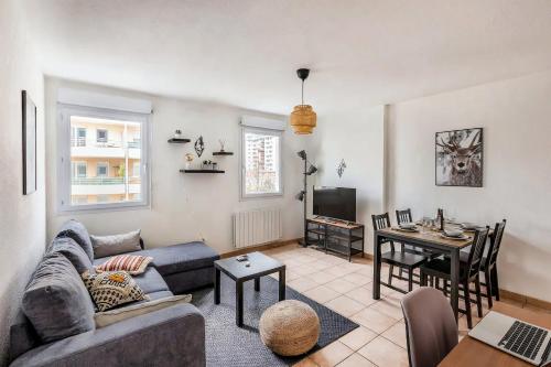 Cosy appartement - Parking Privé Gratuit - Location saisonnière - Chambéry