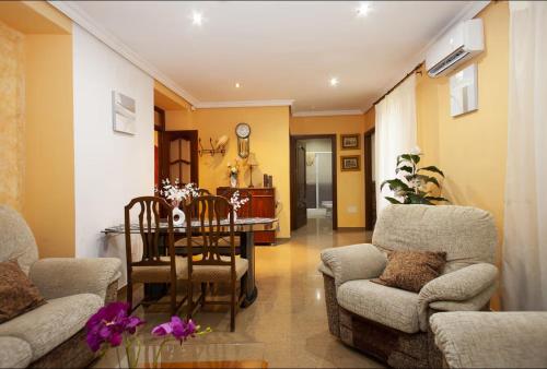 Carmen House in Puente del Obispo