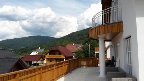 Ferienhaus in Sankt Margarethen Im Lungau mit Garten, Terrasse und Whirlpool