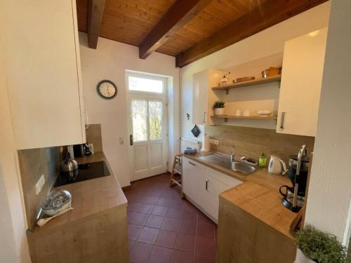 Apartment image 10