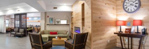ล็อบบี้, คันทรี อินน์ แอนด์ สวีท บาย เรดิสัน วิลมิงตัน นอร์ทแคโรไลนา (Country Inn & Suites by Radisson, Wilmington, NC) in วิลมิงตัน (NC)