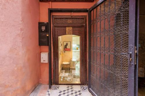 Riad Kiwi - Private Historic Riad Jacuzzi & Hammam - Entire Home - image 11
