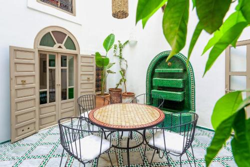 Riad Kiwi - Private Historic Riad Jacuzzi & Hammam - Entire Home - image 14
