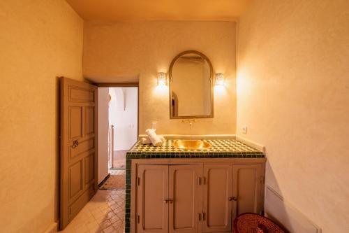 Riad Kiwi - Private Historic Riad Jacuzzi & Hammam - Entire Home - image 7