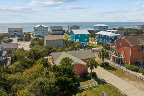 Colorful Emerald Isle Home Just Steps to Beach!
