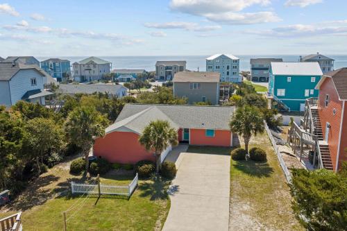 Colorful Emerald Isle Home Just Steps to Beach!