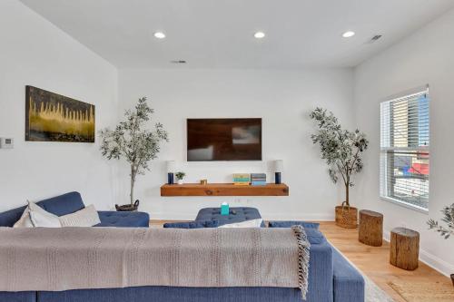 Bright Modern 4Bd 2Ba in the Heart of Wrigleyville condo - image 5