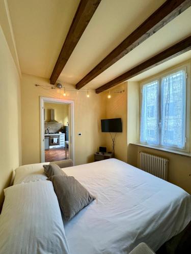 Cama, Aicha House in Livorno