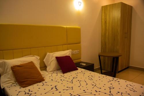 Apartment with Terrace image 10