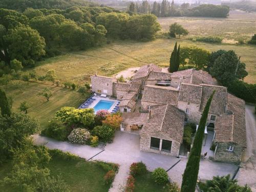 Maison de 2 chambres avec piscine partagee terrasse amenagee et wifi a Valaurie