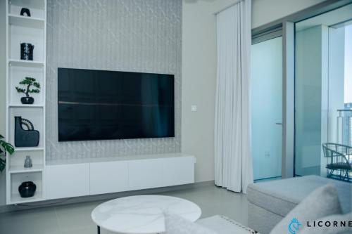 Unveil Downtown Luxury, 1BR Majestic Skyline Views - Downtown Views ll, Dubai (Foto 7)