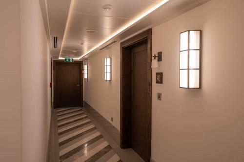 Boulevard, Abdali Luxury 1 BR Apartment, Amman (photo 10)