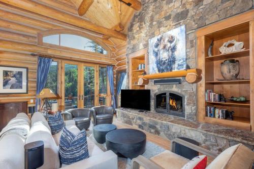 Incredible 3BR Ski In Out with Views