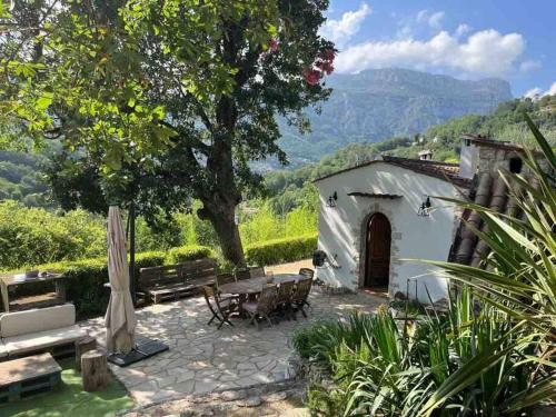 Villa au calme 2 maisons ,vue panoramique,piscine