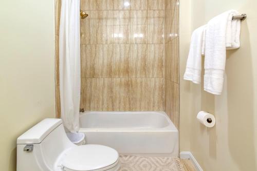 Luxury & Homey Private Room in DC in Washington, USA