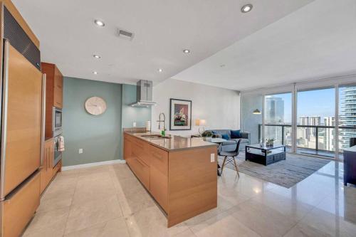 Icon 39th Floor 1 Bedroom apartment- Bay & City View- FREE SPA in Miami, USA