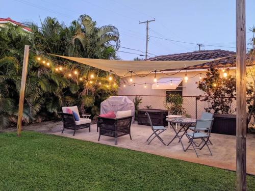Farm Style & Patio, Snacks/BBQ- 5 Min to Beach! in Lake Worth, USA
