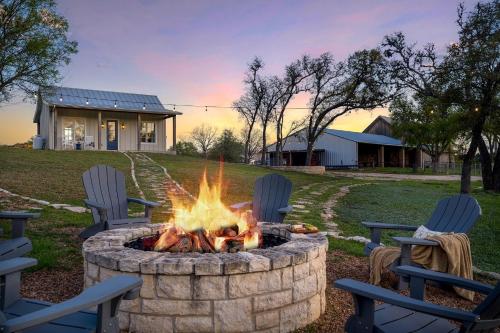 Bluebonnet Cottage with hot tub & VIEWS