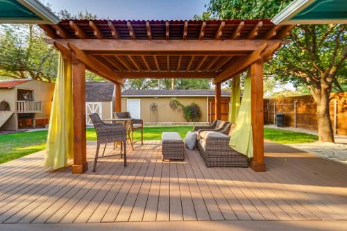 Lovely Lubbock Home with Furnished Deck and Grill