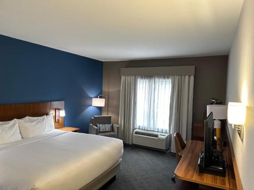 Comfort Inn & Suites Akron South