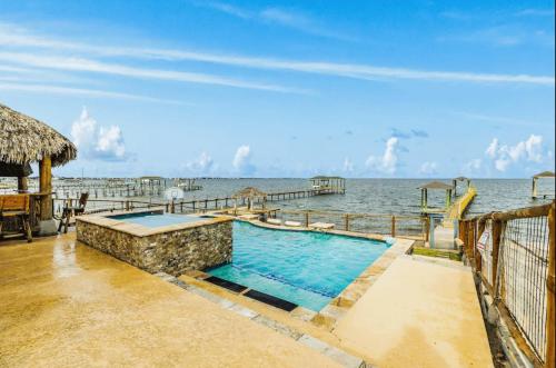 Kemah Bayfront Luxury Resort Getaway with Pool