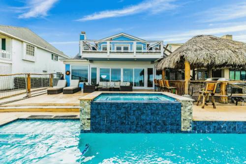 Kemah Bayfront Luxury Resort Getaway with Pool