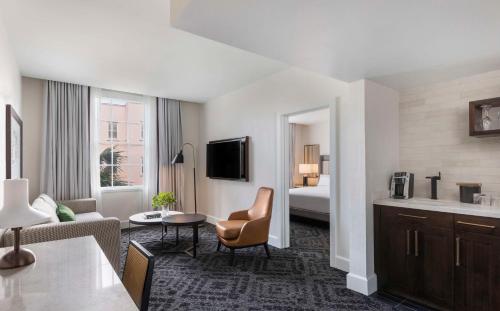 542929852 Mills House Charleston, Curio Collection by Hilton