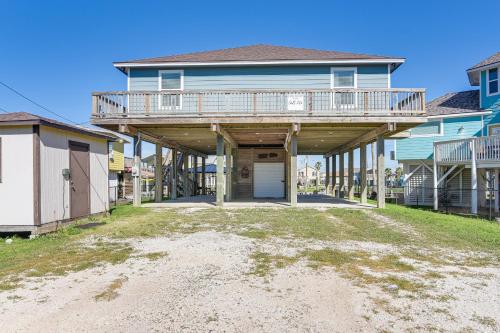 Surfside Beach Home with Canal Access Walk to Beach