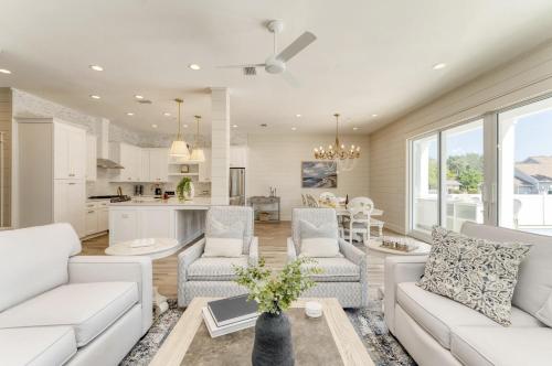 Crystal Blue~Sleeps 28~Heated Pool~Golf Cart near Crab Trap