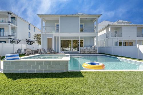 Crystal Blue~Sleeps 28~Heated Pool~Golf Cart near Crab Trap