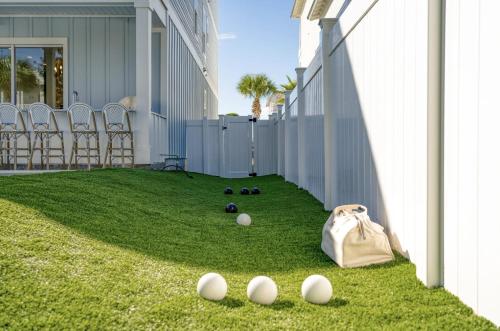 Crystal Blue~Sleeps 28~Heated Pool~Golf Cart near Crab Trap