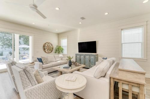 Crystal Blue~Sleeps 28~Heated Pool~Golf Cart near Crab Trap