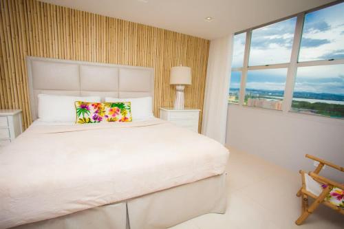 2BR Gem Ocean Front Building Isla Verde Beach - main image