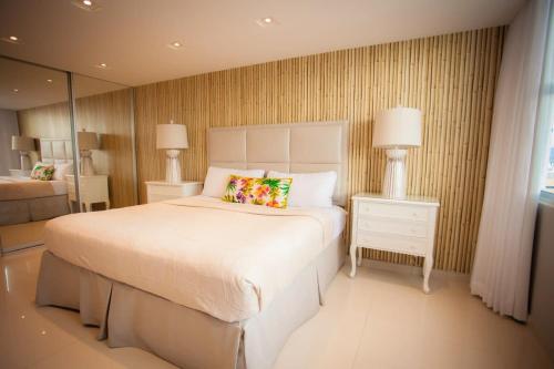 2BR Gem Ocean Front Building Isla Verde Beach - image 12