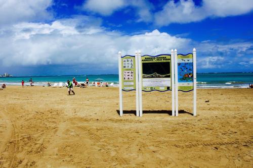 2BR Gem Ocean Front Building Isla Verde Beach - image 9