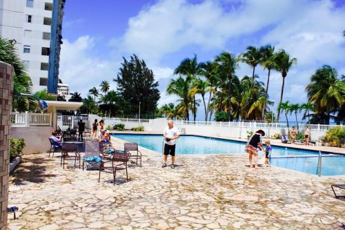 2BR Gem Ocean Front Building Isla Verde Beach - image 14