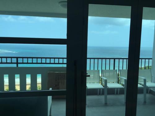 Enchanted 17 Jewel Beachfront Luquillo -Pool in Luquillo