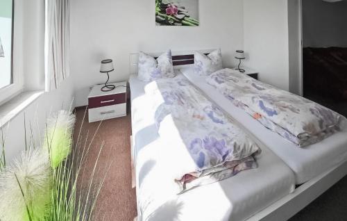 2 Bedroom Amazing Home In Ueckermnde Ot Bellin