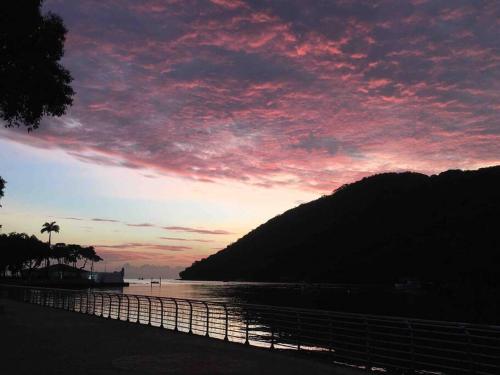 Casa com piscina centro Bertioga Casa com piscina centro Bertioga