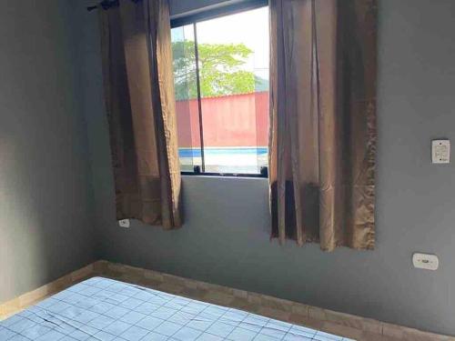 Casa com piscina centro Bertioga Casa com piscina centro Bertioga