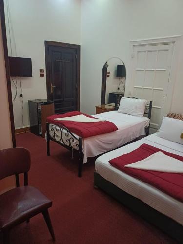 room detail thumbnail 2