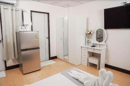 Boss Way Mansion - image 12