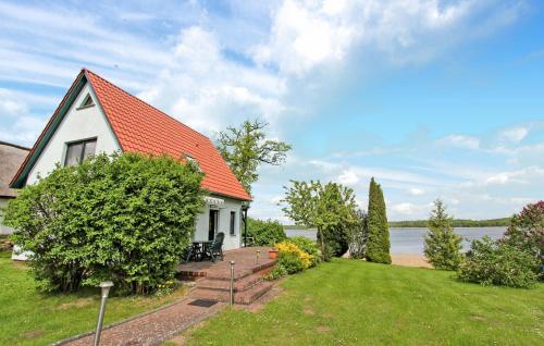 Amazing Home In Torgelow Am See With Lake View